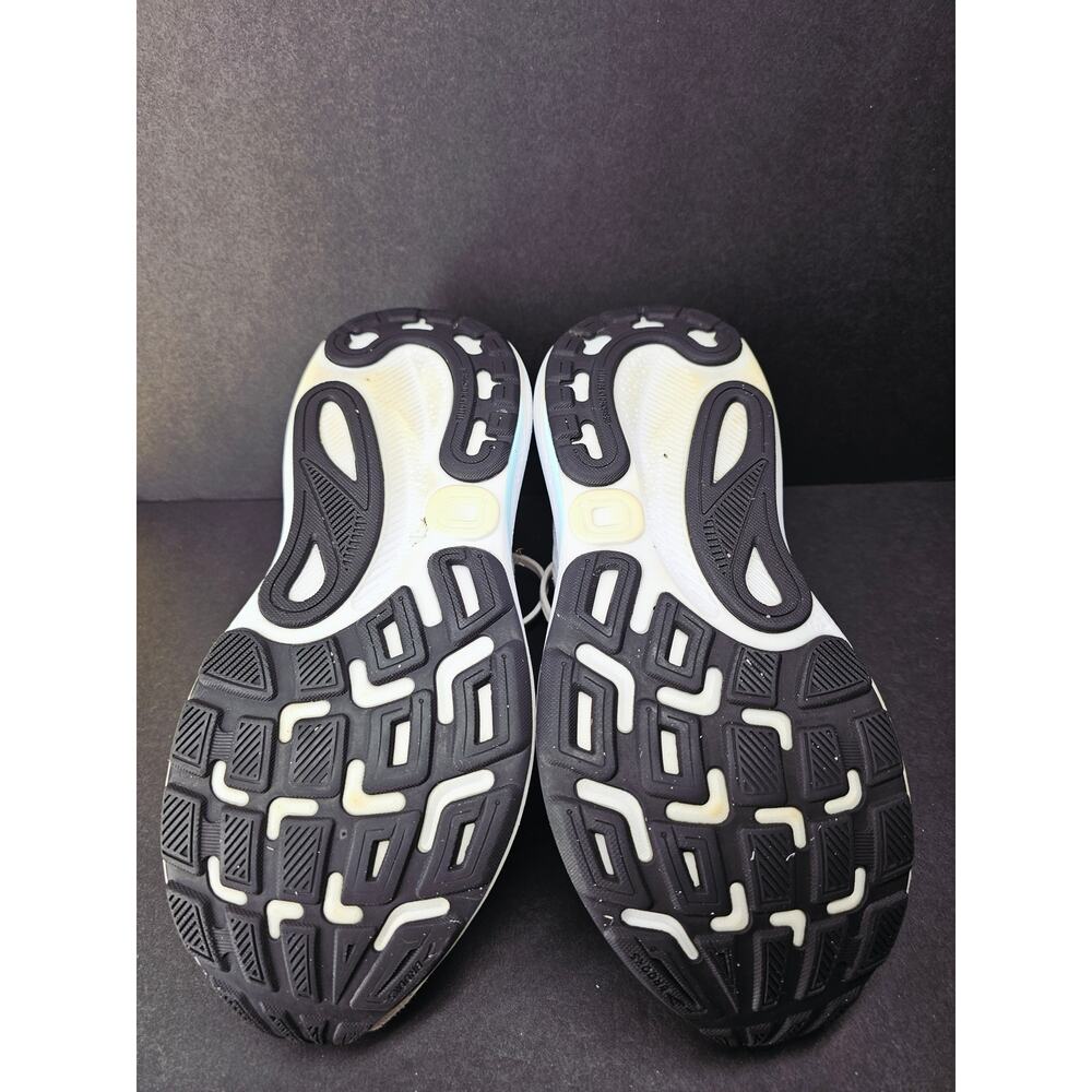 Brooks Women 8 Comfy footwear - Picture 7 of 10